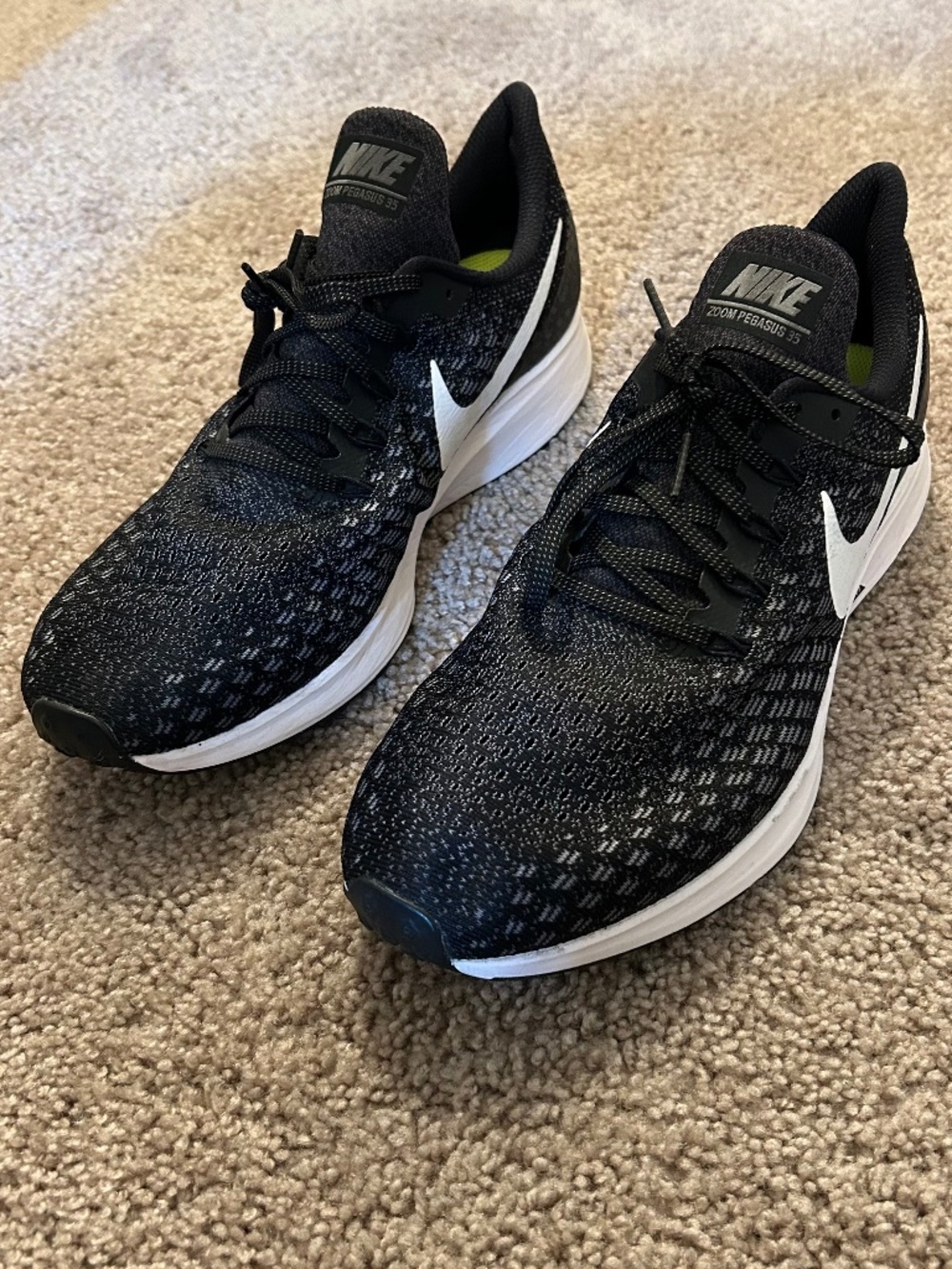 Nike Air Zoom Pegasus 35 Running Shoes Black and White Men’s Size 12